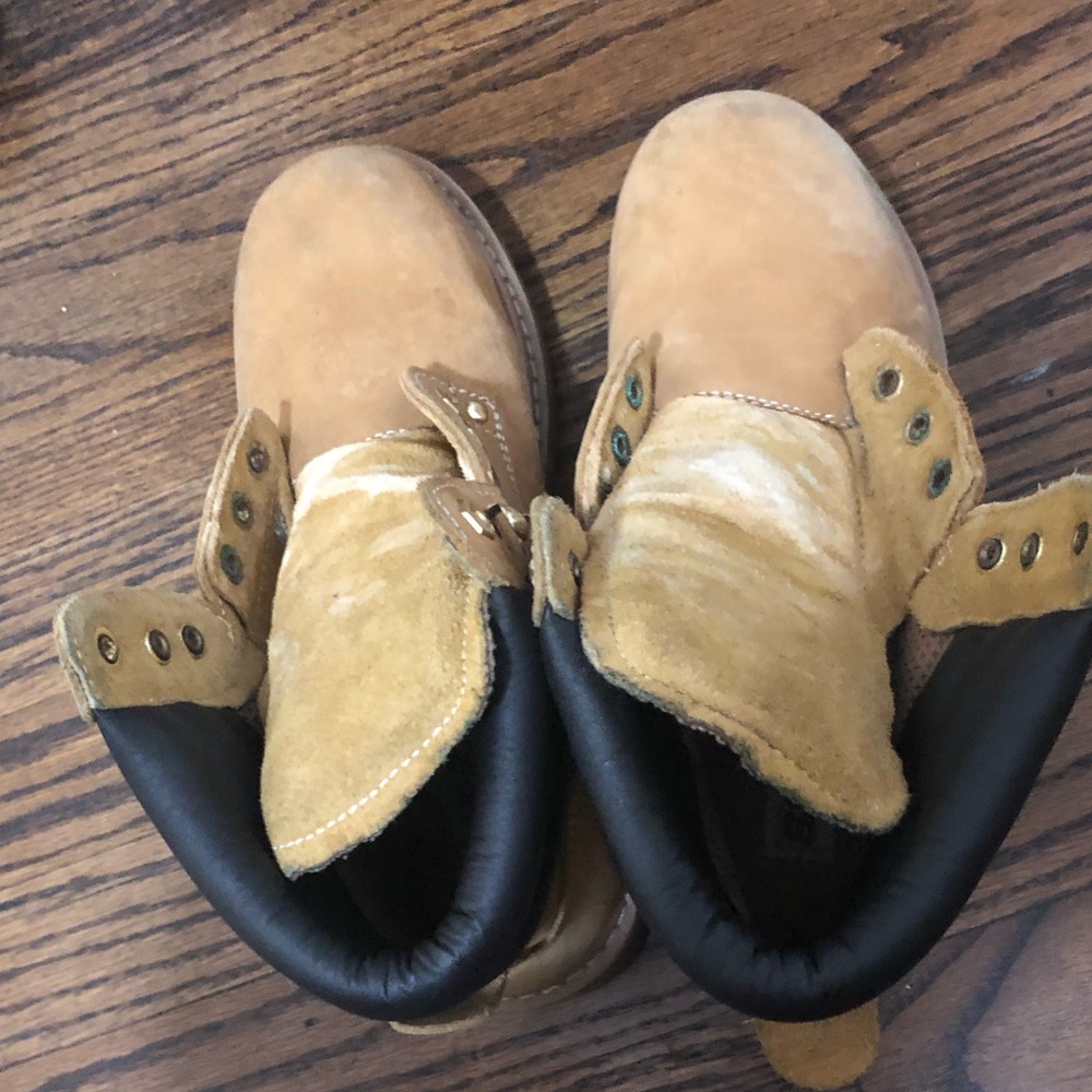 Shoes - Picture 2 of 6